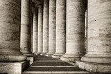 Monumentálne stĺpy starovekej architektúry