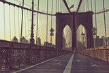 Pokojnú večernú atmosféru na moste