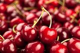 Žiarivé lesklé čerešne v makro zábere